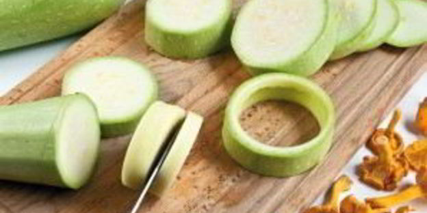 грибной жульен в кабачковых кокотницах