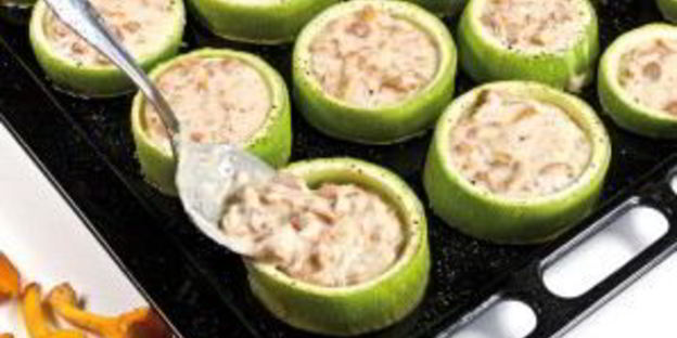 грибной жульен в кабачковых кокотницах