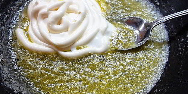 куриный жюльен с грибами и специями