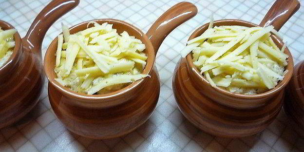 куриный жюльен с грибами и специями