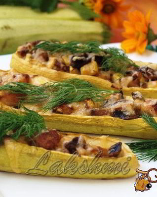 Лодочки из кабачков с жульеном и курицей