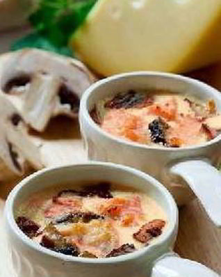 Румяный жюльен с рыбой