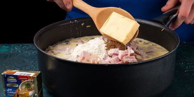 сытный мясной жульен в булочке