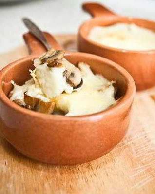 Жульен из шампиньонов классический