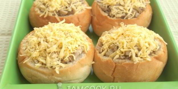 жульен из шампиньонов в булочке
