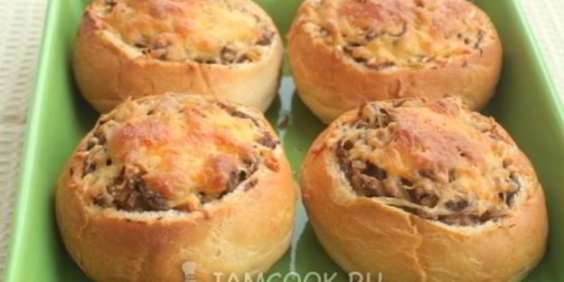 жульен из шампиньонов в булочке