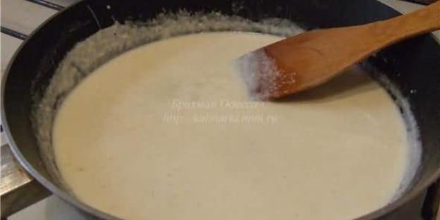 жульен с мидиями и креветками