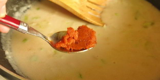 жульен том ям с крабовыми палочками