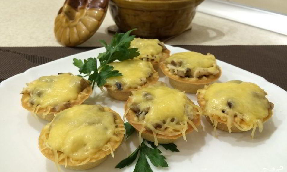 Рецепт жульена в тарталетках с грибами и сыром