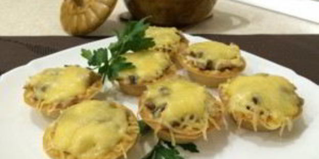 жульен в тарталетках с грибами и сыром