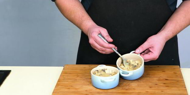 жюльен из курицы с шампиньонами