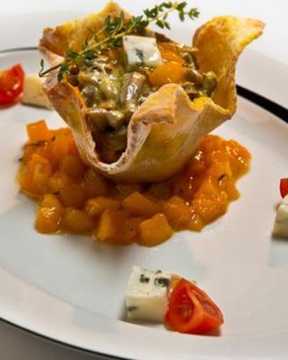 Жюльен из языка с абрикосовым чатни