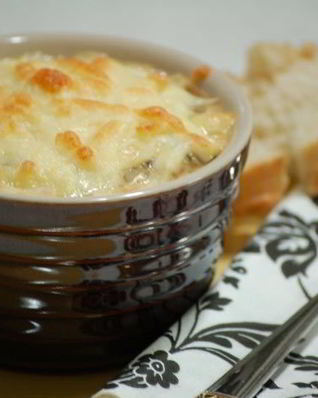 Жюльен с говядиной и шампиньонами