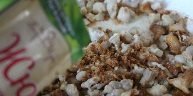 жюльен с курицей и лисичками